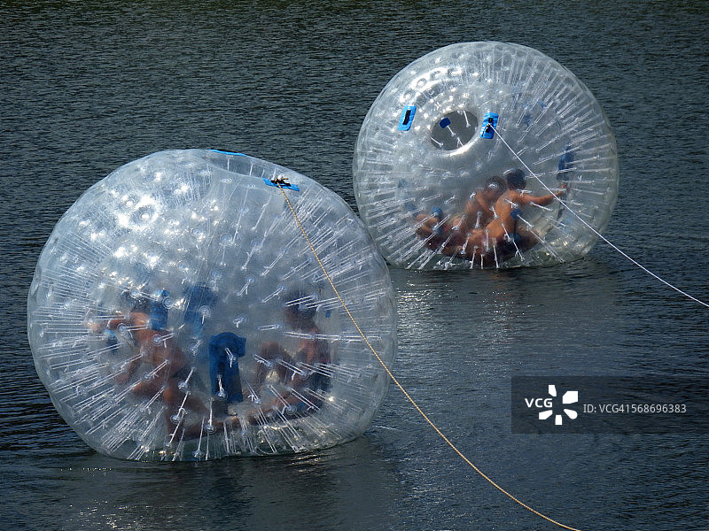 水上悠波球图片素材