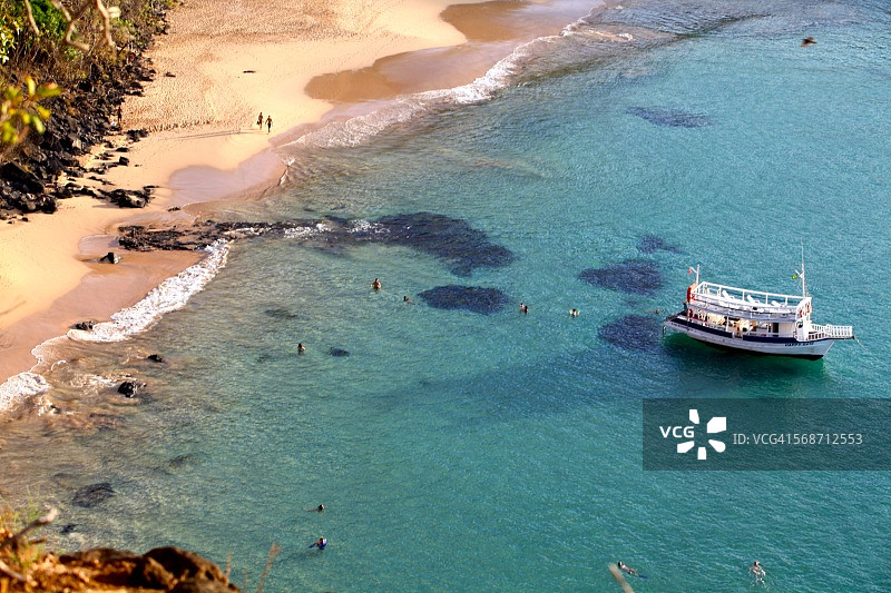 费尔南多·迪诺罗尼亚群岛的桑乔海滩图片素材