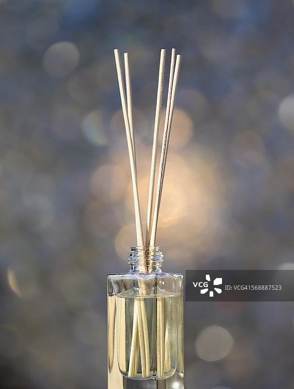 玻璃瓶木棍香薰图片素材