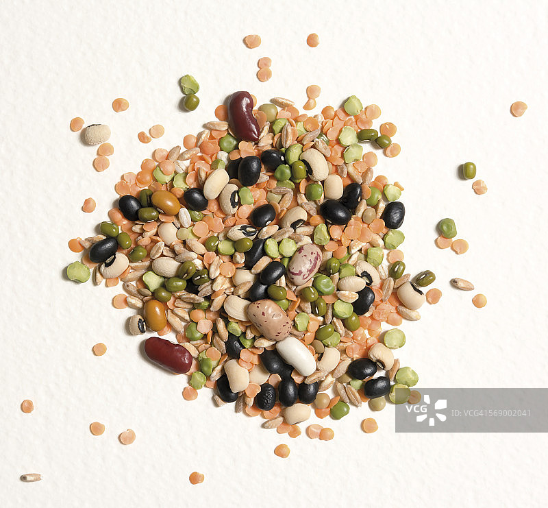 混合干豆类和谷物图片素材