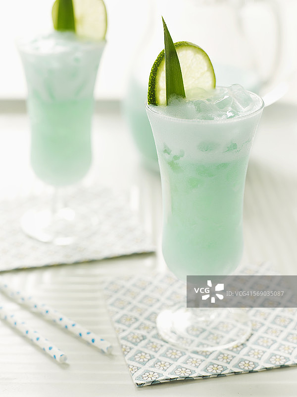 蓝色夏威夷鸡尾酒图片素材