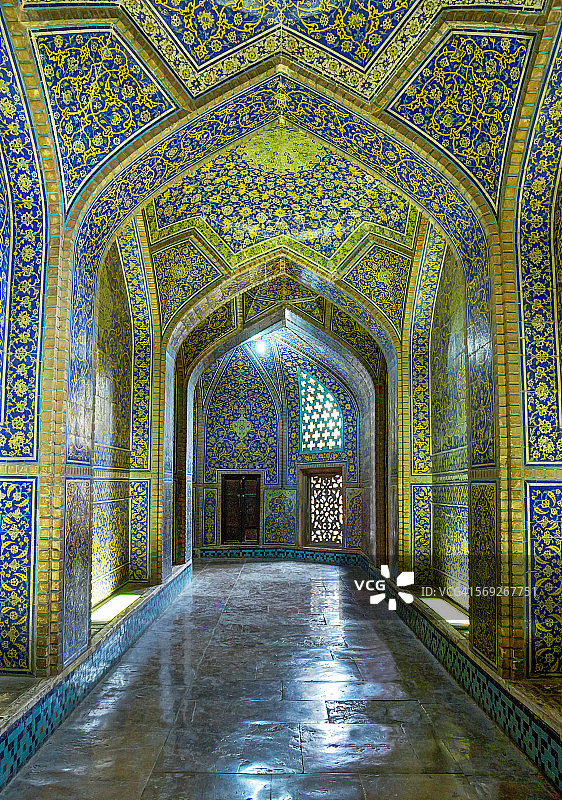 伊朗谢赫·洛特夫清真寺的彩色拱门图片素材
