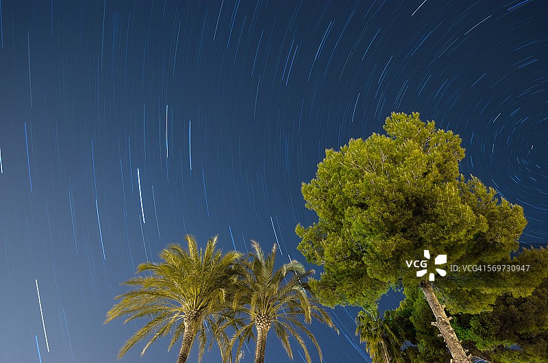 自然风光中的星轨图片素材