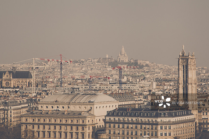巴黎城市风光与圣心大教堂图片素材