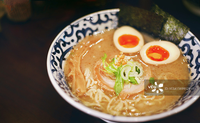 日式温泉蛋拉面图片素材