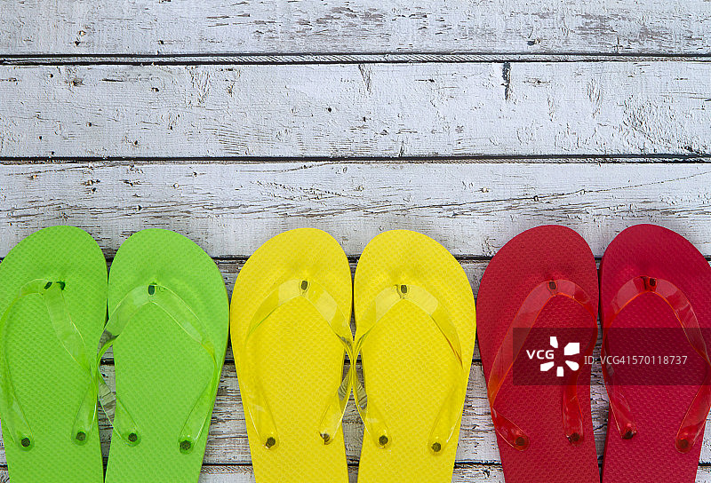 一排人字拖图片素材