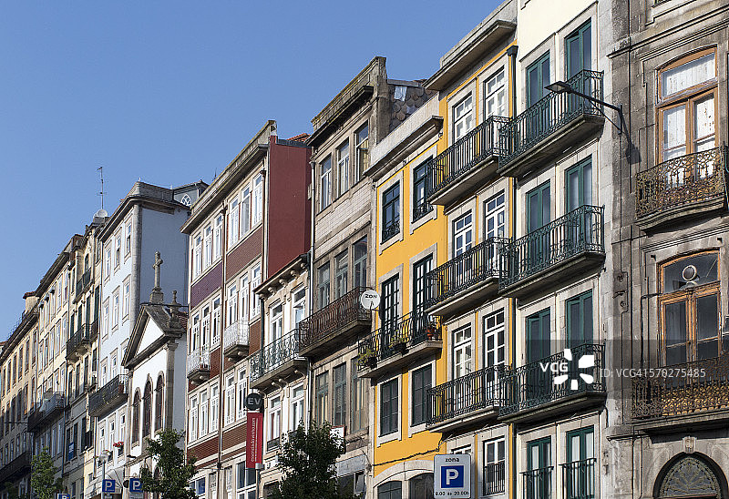 葡萄牙波尔图里贝拉的老房子图片素材