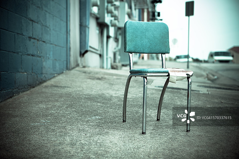 孤零零的椅子图片素材