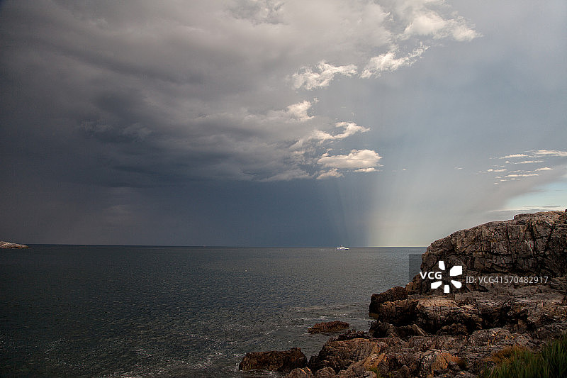 地平线上的反暮光图片素材