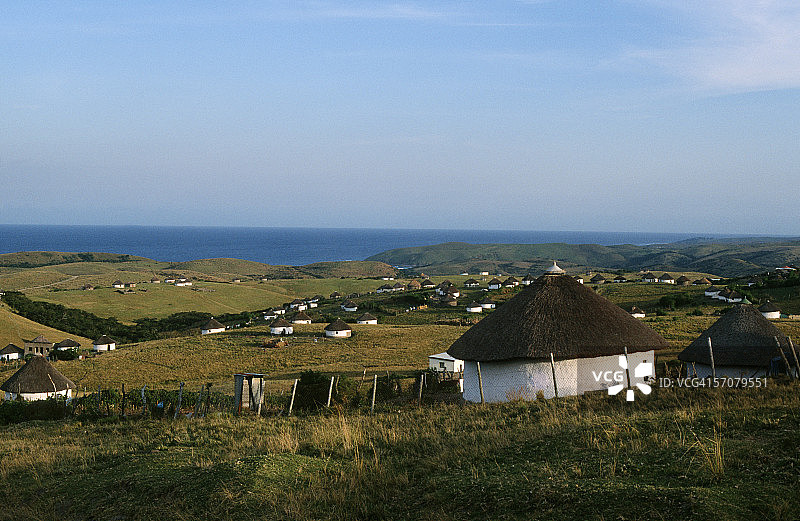 Landilie传统茅草屋图片素材