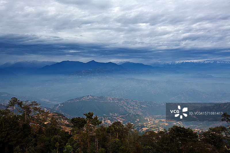 从尼泊尔纳加阔特观喜马拉雅山全景图片素材