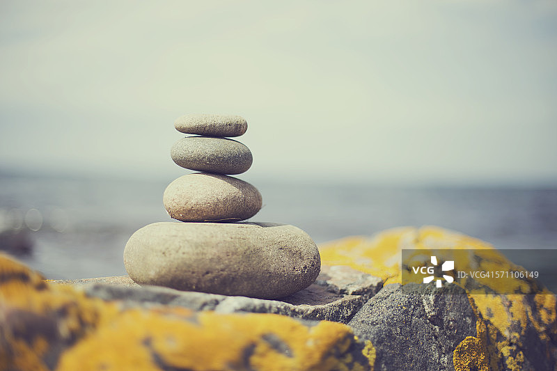 黄色石堆图片素材