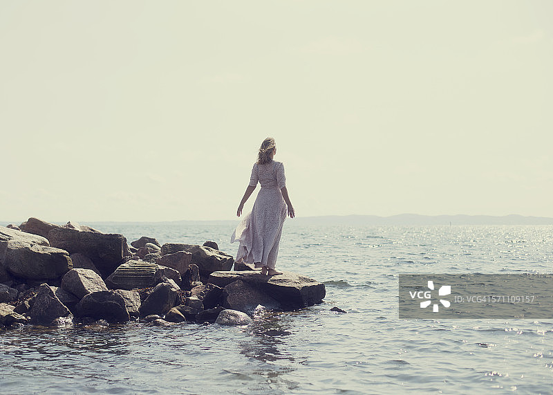 眺望大海图片素材