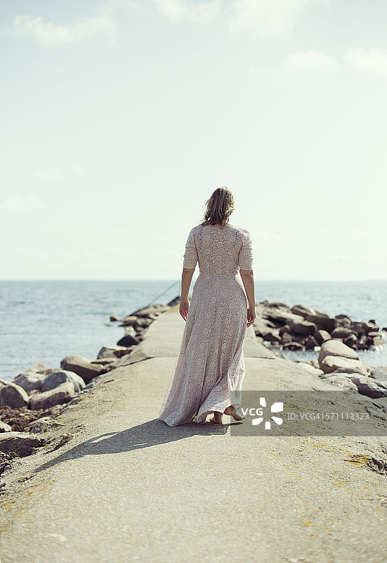 码头漫步图片素材