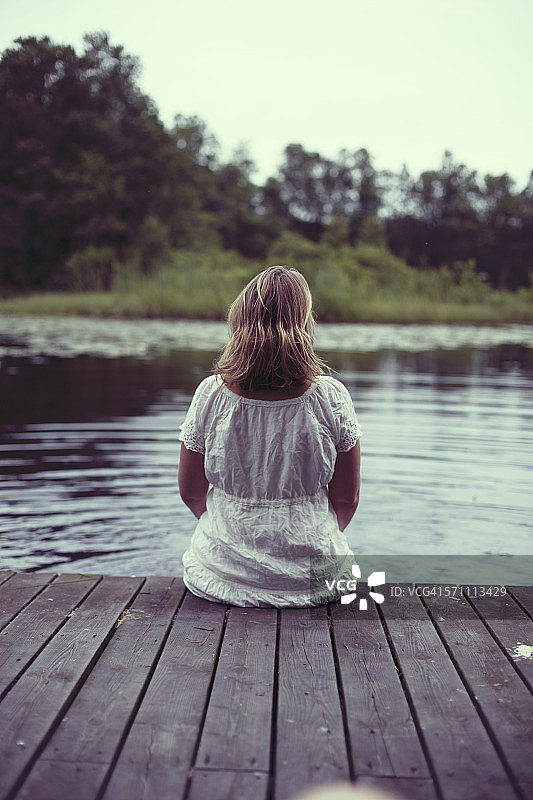 码头凝视图片素材