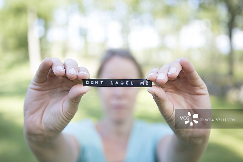 不要给我贴标签图片素材