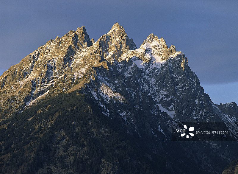 山上的雪图片素材