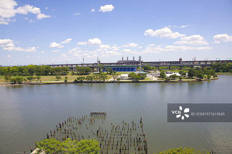 纽约东河平静的水面图片素材