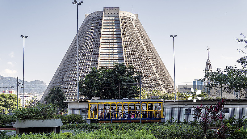 圣特雷莎缆车和里约热内卢大教堂图片素材