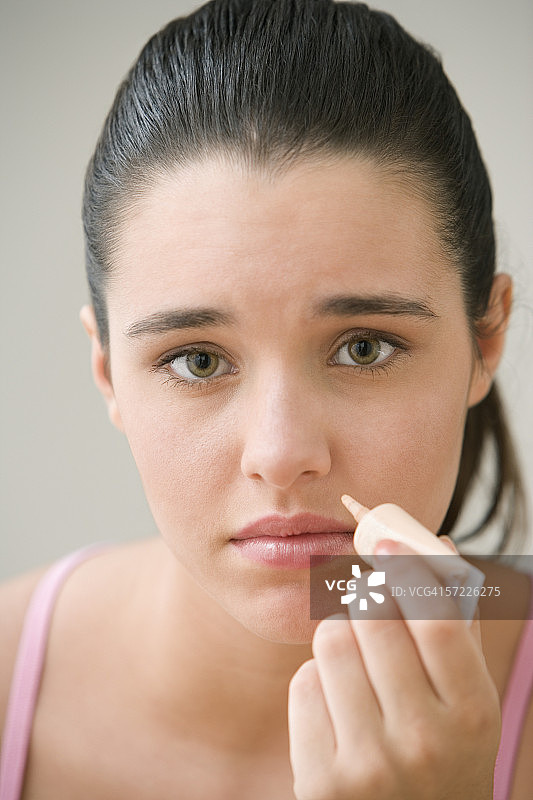 化妆的青少年女孩肖像图片素材