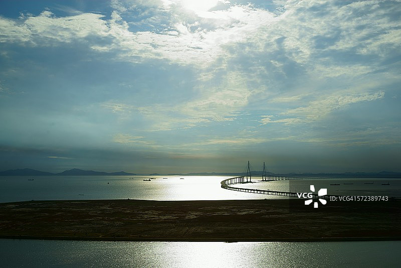 仁川大桥与壮丽的天空图片素材