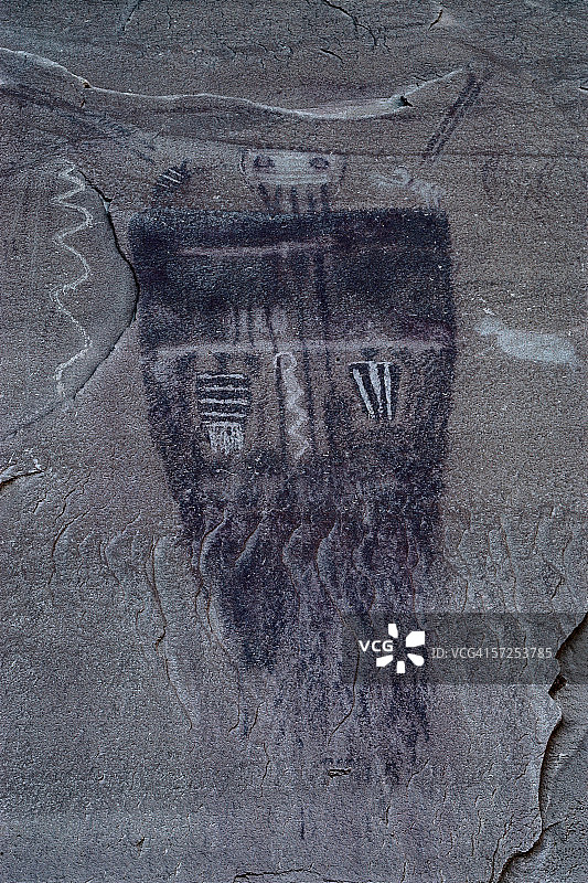 犹他州峡谷地国家公园马蹄峡谷的美洲原住民岩画细节图片素材