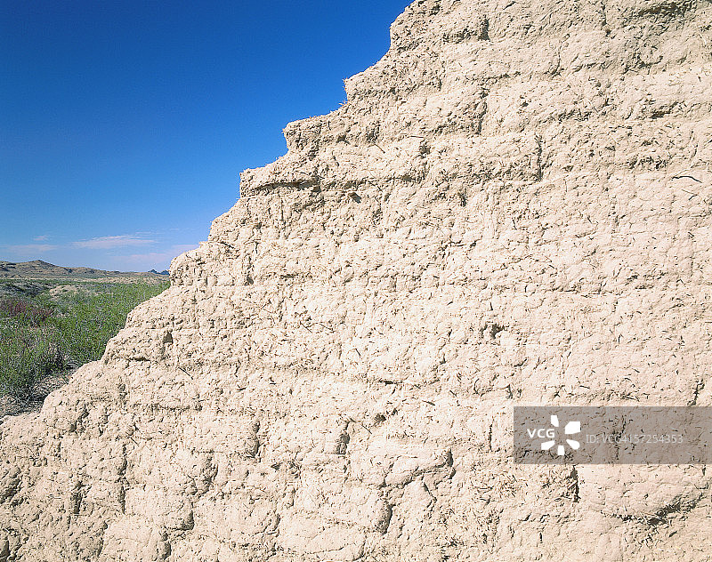 圣埃伦娜峡谷附近多根房屋遗址的土坯砖细节，位于德克萨斯州大弯国家公园图片素材