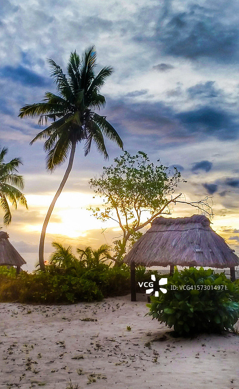 热带岛屿日落图片素材