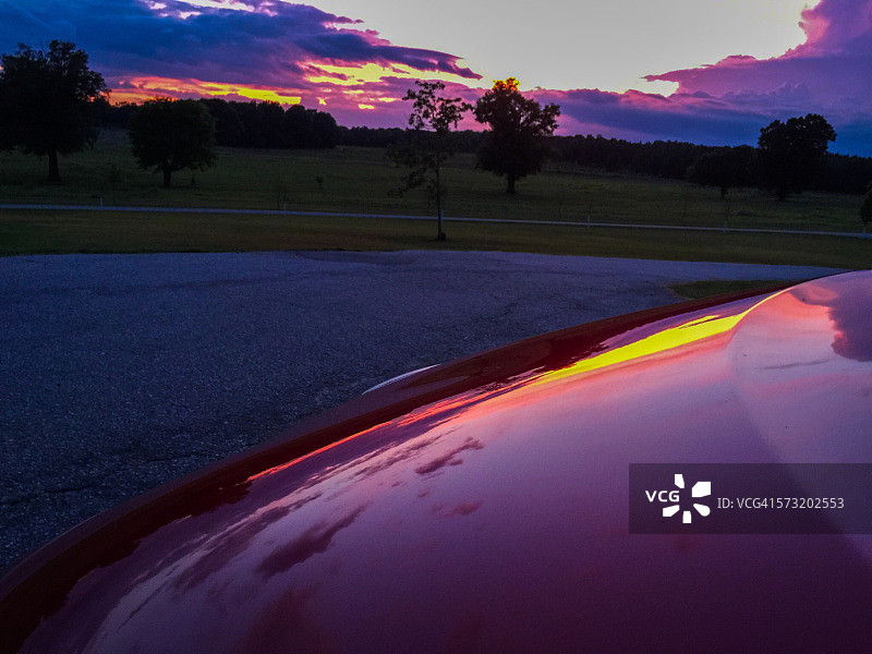 路上的夏天图片素材