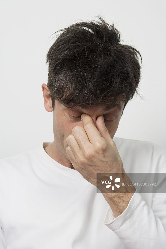 患有鼻窦头痛的男人图片素材