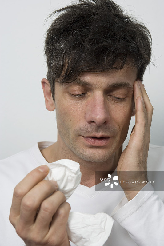 患有鼻窦头痛的男人图片素材