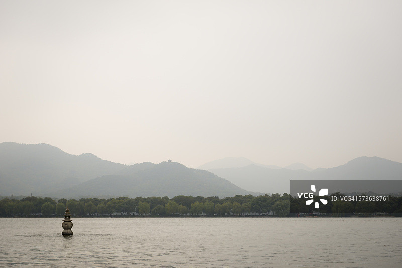 西湖石塔图片素材
