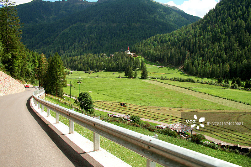 意大利南蒂罗尔乌尔蒂莫山谷风光图片素材