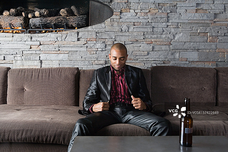 自信的年轻男人图片素材