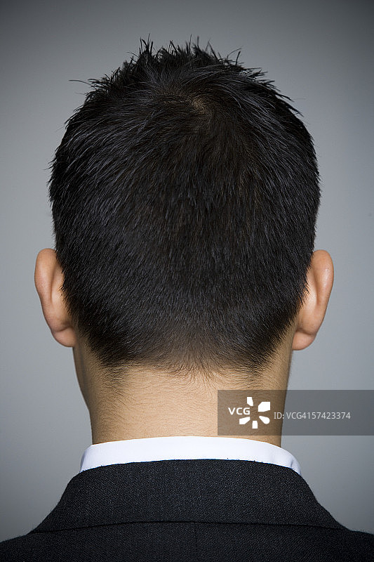 年轻男子的头部后视图图片素材