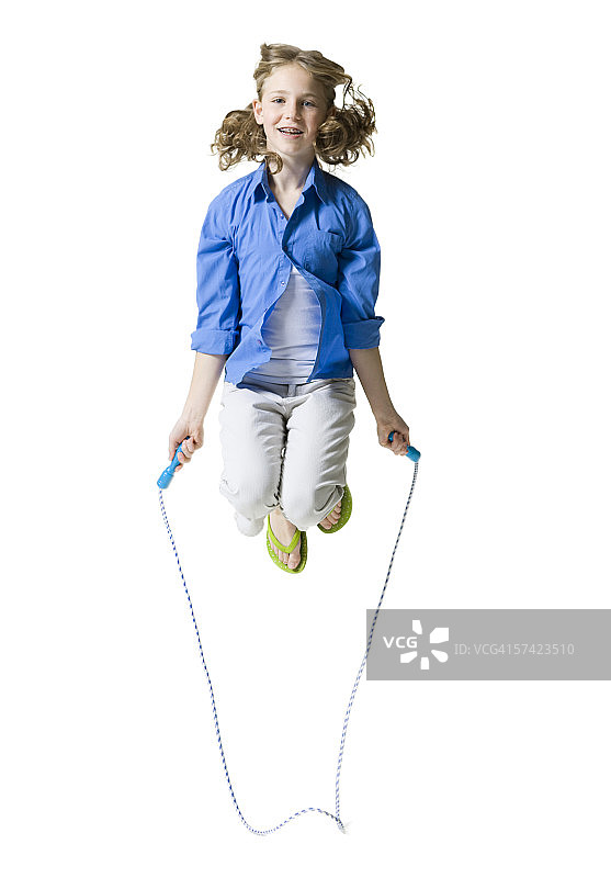 跳绳的女孩肖像图片素材