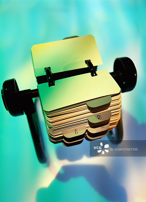 高角度拍摄的名片夹特写图片素材