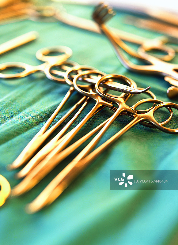 清洁的手术剪刀器械图片素材