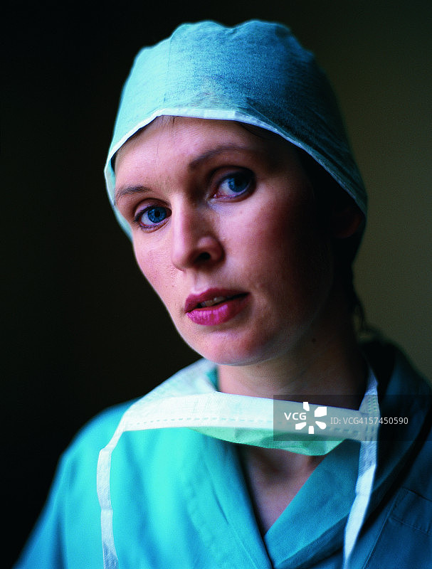 身穿手术服的女人特写图片素材