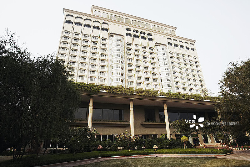 多层建筑的低角度视图图片素材