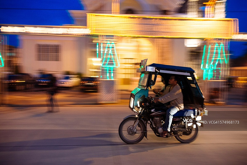 菲律宾保和岛塔比拉兰嘟嘟车图片素材