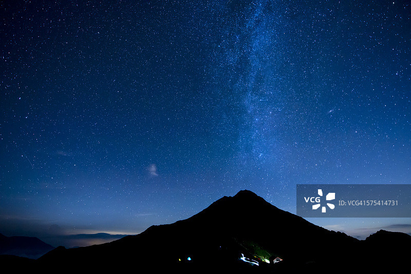 北岳山睡眠场景图片素材