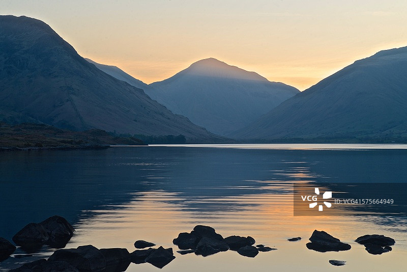 黎明时的沃斯代尔山顶图片素材