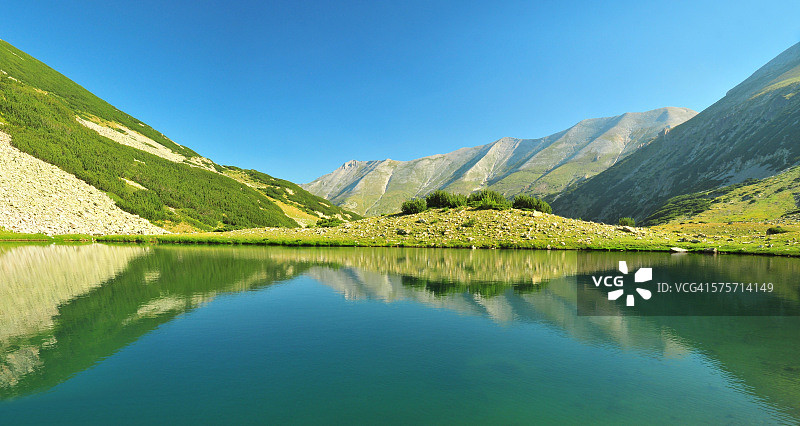 保加利亚皮林国家公园倒影湖图片素材