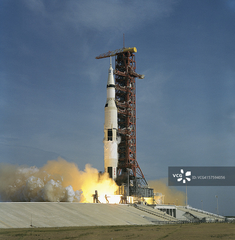 即将起飞的航天器一览图片素材