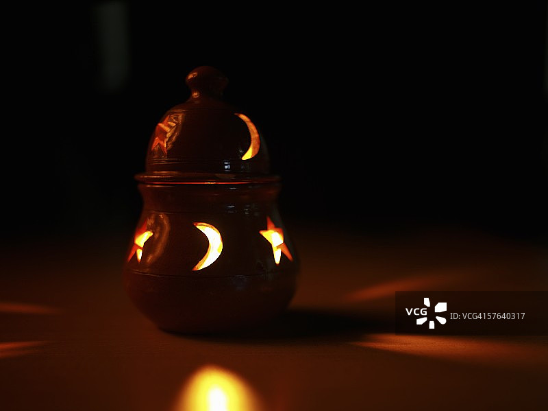 夜晚茶蜡灯图片素材