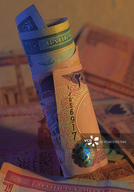 巴林卷起的纸币特写图片素材