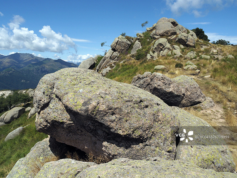 莫塔罗峰顶上的花岗岩岩层图片素材