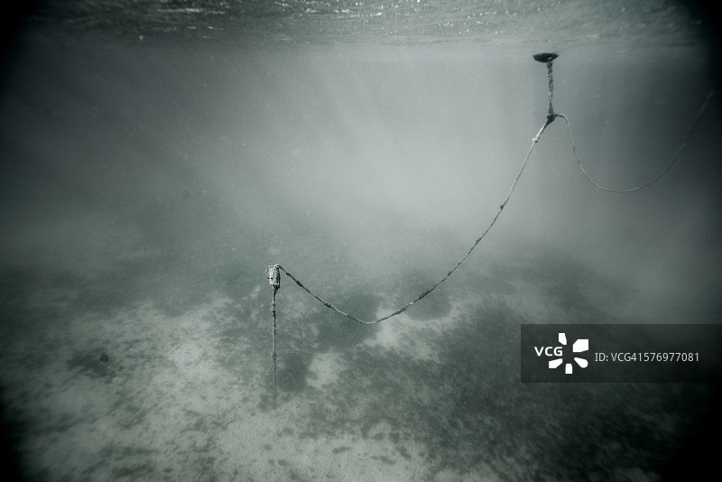 水下浮标锚和缆绳图片素材