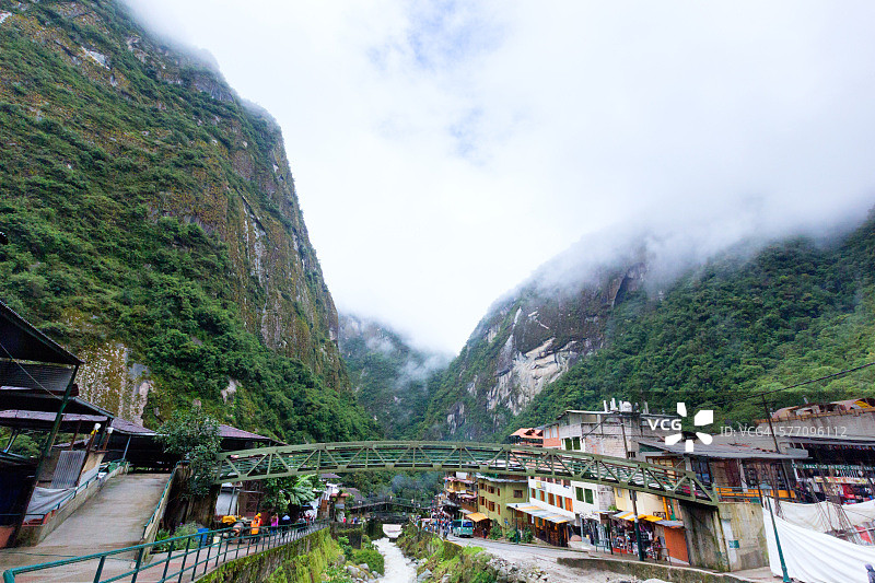 秘鲁马丘比丘附近雨林中的温泉镇景色图片素材